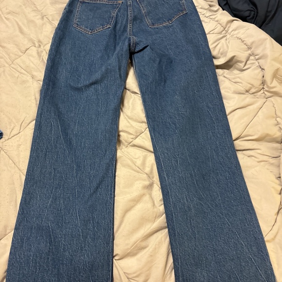 Abercrombie & Fitch High Rise Relaxed Blue Jeans - Picture 2 of 3